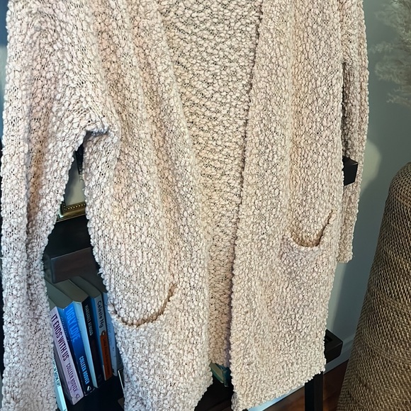 Maybe cardigan - Picture 4 of 4